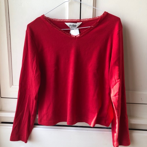 outline red lace trim basic long sleeve tee! - Picture 1 of 2